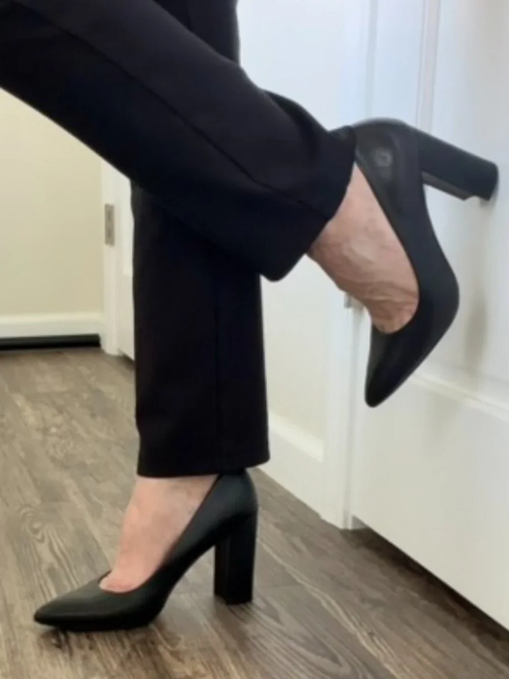 Nine West Astoria 9x9 Block Heel Pumps, Black Size 7M, Classic and Comfy